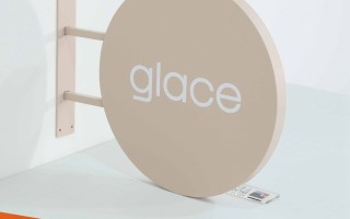 How to choose Yuxi advertising signage manufacturer? Let’s talk about the secrets behind those facades 